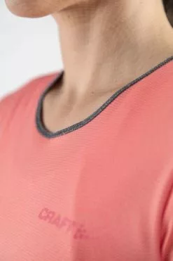 Craft Eaze Korte Mouw Hardloopshirt Roze Dames 11 Craft Eaze Korte Mouw Hardloopshirt Roze Dames -Goedkope Sport Glans Winkel 1905877 702975 eaze ss tee c5