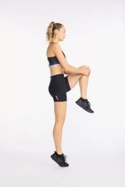 2XU Aero Tri Crop Zwart Dames 12 2XU Aero Tri Crop Zwart Dames -Goedkope Sport Glans Winkel 2xu dames tri top wt6434a blk wht 09