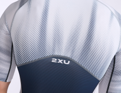 2XU Light Speed Trisuit Korte Mouw Blauw/wit Heren -Goedkope Sport Glans Winkel 2xu light speed sleeved trisuit0 mt7019d mdn wht 021