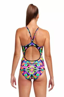 Funkita Crystal Eyes Diamond Back Badpak Dames 13 Funkita Crystal Eyes Diamond Back Badpak Dames -Goedkope Sport Glans Winkel funkita zwemkleding dames diamond back badpak fs11l crystal eyes 003