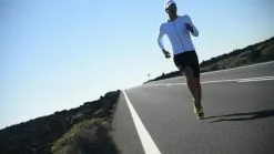 Zone3 Lava Aero Lange Mouw Tri Top Wit Heren -Goedkope Sport Glans Winkel lava mens aero top lifestyle 2