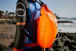 Zone3 Swimrun Rugzak Buoy Oranje -Goedkope Sport Glans Winkel swimrun bouy rucksack 2