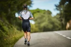 Zone3 Lava Aero Trisuit Korte Mouw Kona Print Dames -Goedkope Sport Glans Winkel zone3 dames trisuit ss lava trisuit kona 12